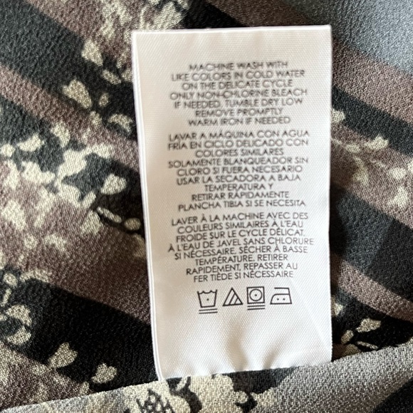 Cabi Graph Blouse - Picture 6 of 7